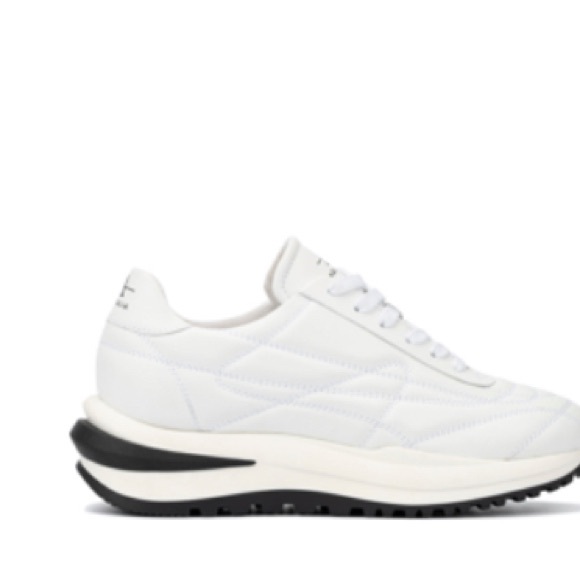 EUC Aquatalia Lisandra Smooth Nappa Weatherproof WhiteWomen's Sneakers Sz 8.5 - Picture 1 of 7
